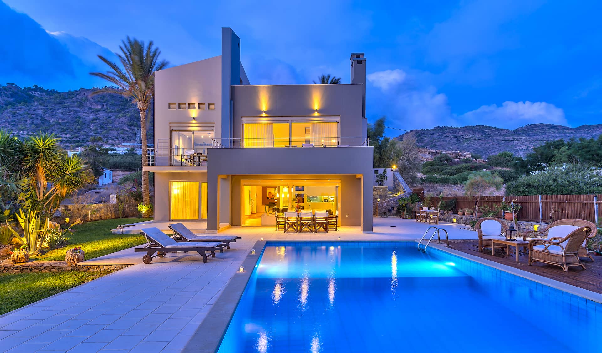дом на берегу моря греция